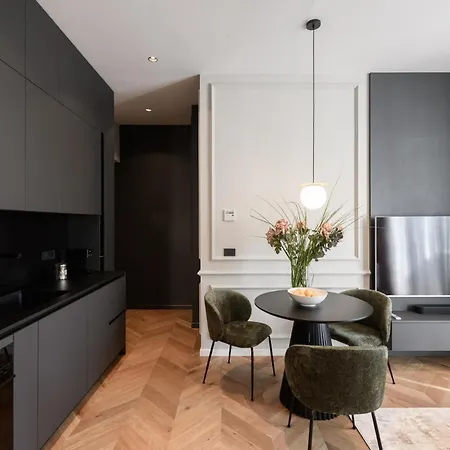 Luxury Con Free Park