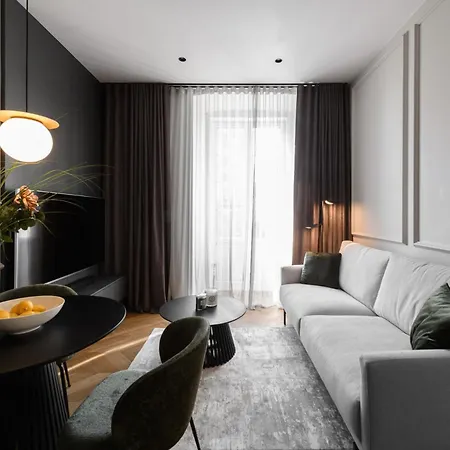 Luxury Con Free Park Apartment